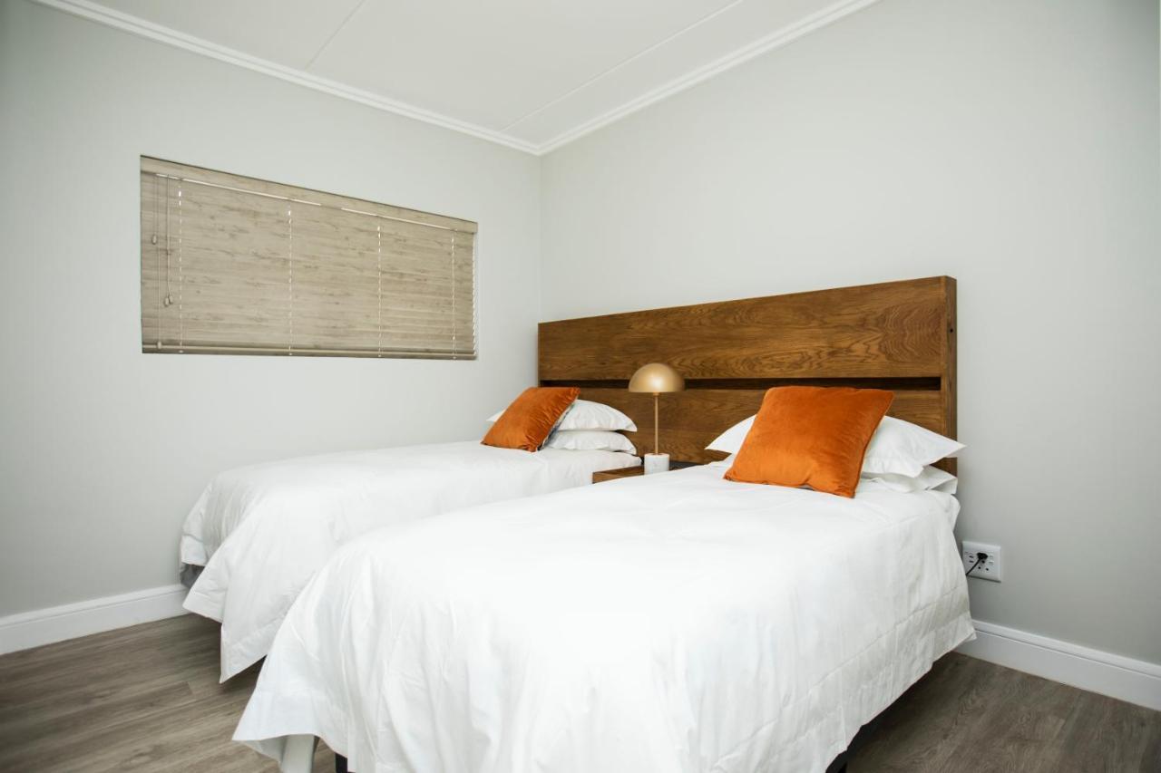 The Serengeti Lodge Kempton Park Esterno foto