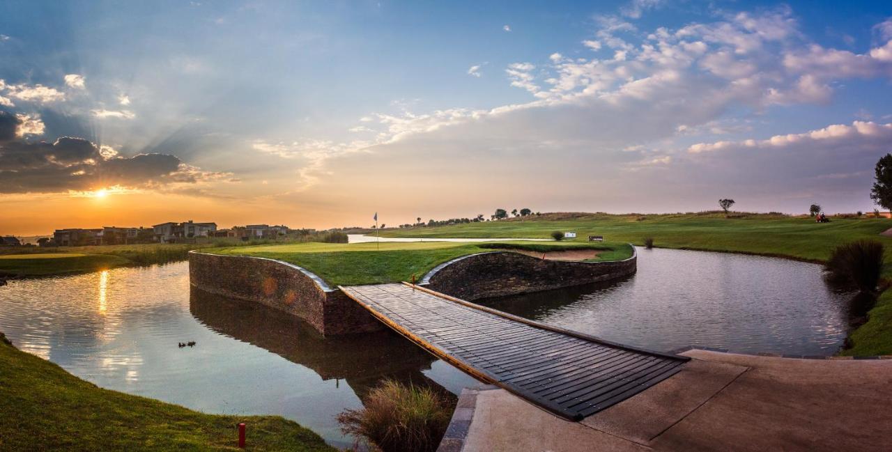 The Serengeti Lodge Kempton Park Esterno foto